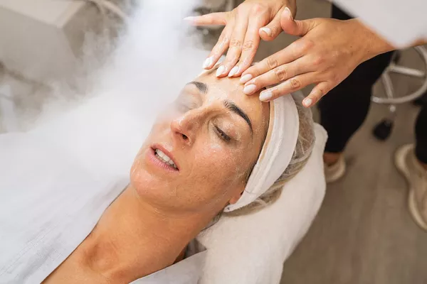 Soin visage classique avec extraction vapeur