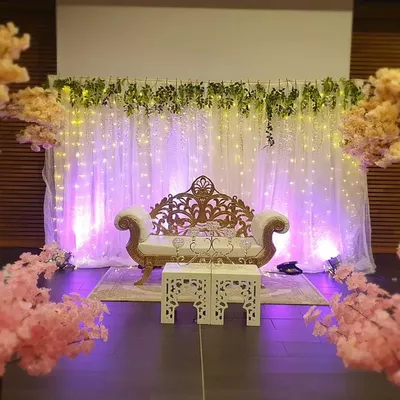 Mariage oriental au style blanc et doré : entre modernité et héritage