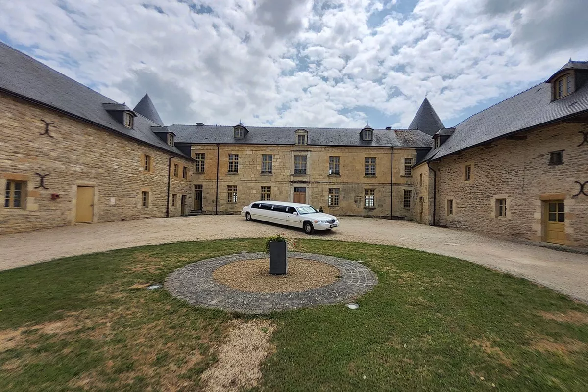 Location de Limousines avec Chauffeur Nouzonville