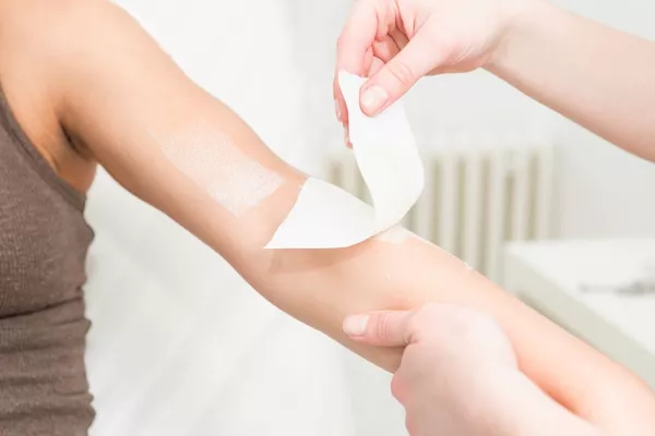 Épilation à la cire Demi-Bras