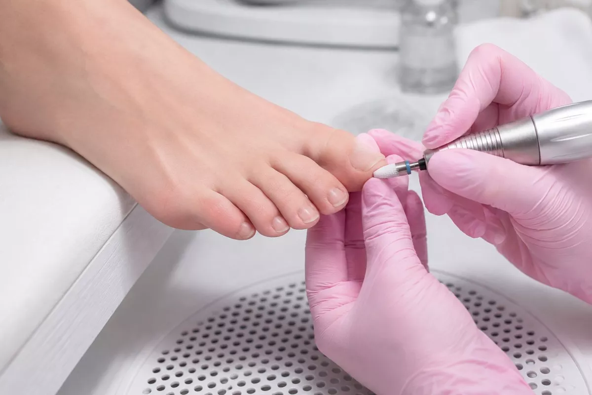 DEPOSE DE GEL MAIN ou PIEDS avec le soin réparateur