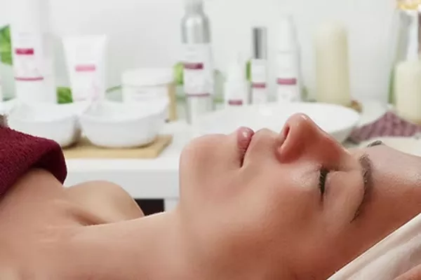 Soin visage anti-âge régénérant “Divine Année”