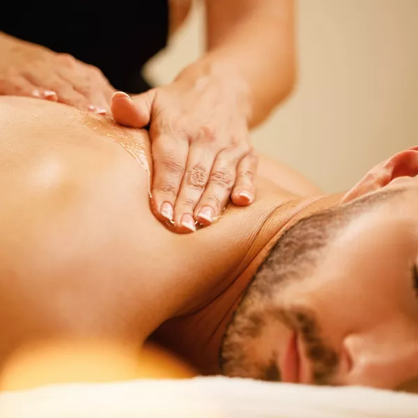 Massage profond ou massage relaxant : comment choisir le soin qui vous convient