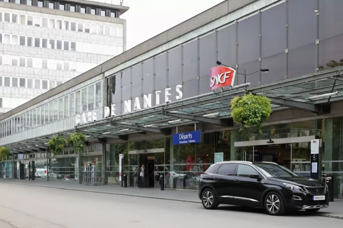 Navettes & transfert Gares Taxi/VTC – Nantes, Rennes, Angers, La Rochelle