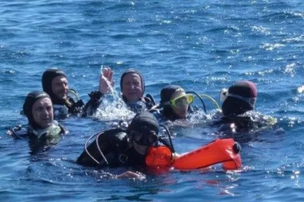Option 1 : Accompagnant Baptême non équipé avoir un niveau de plongée pour une activité  sous l'eau, prévoir l'option Chausey si  souhaité