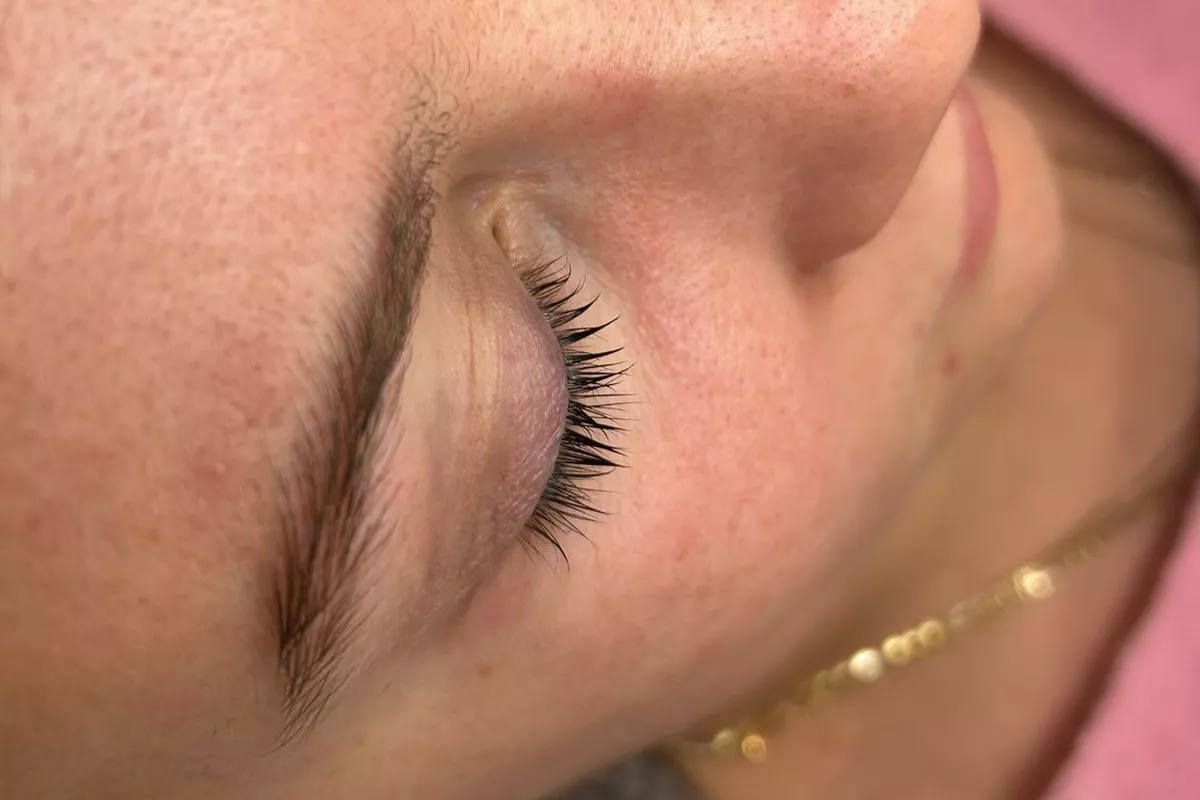 Réhaussement de cil sans teinture