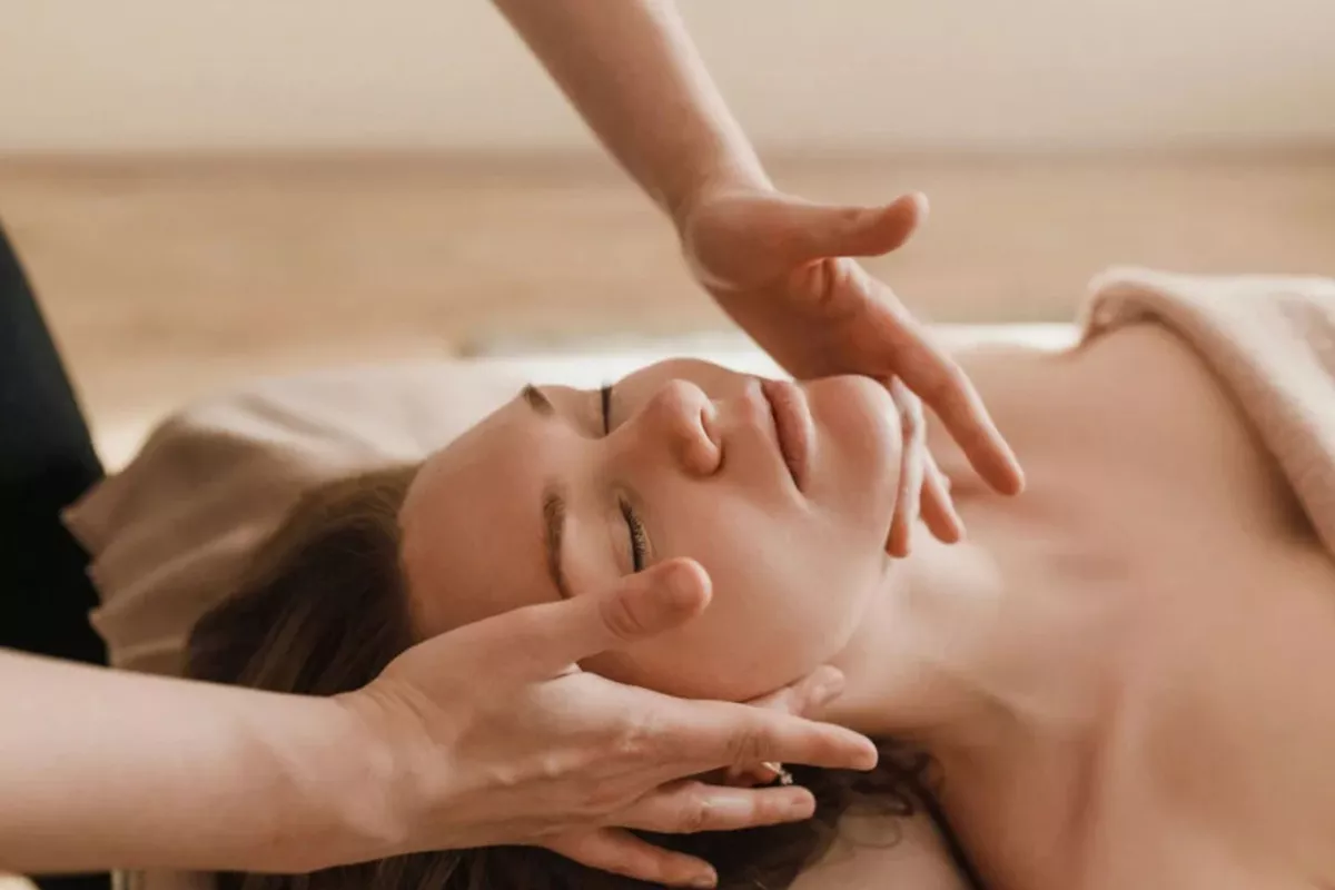 Massage kobido