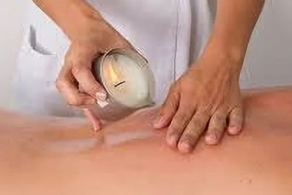 Massage à la  cire de bougie
