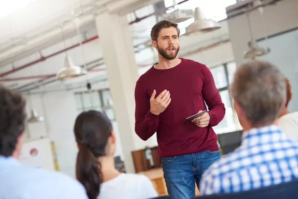Coaching pitch professionnel à Dijon – Gagnez en impact, clarté et assurance à l’oral
