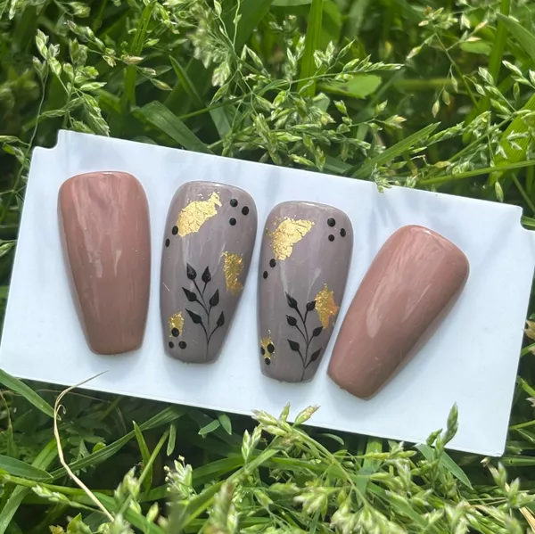 Press on nails : hivernal