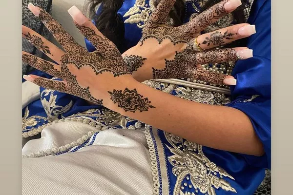 Henné mariée 2 mains(une face ) modèle mi chargé