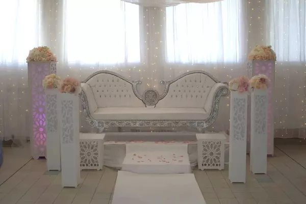 Location Banquette mariage : Baroque argentée