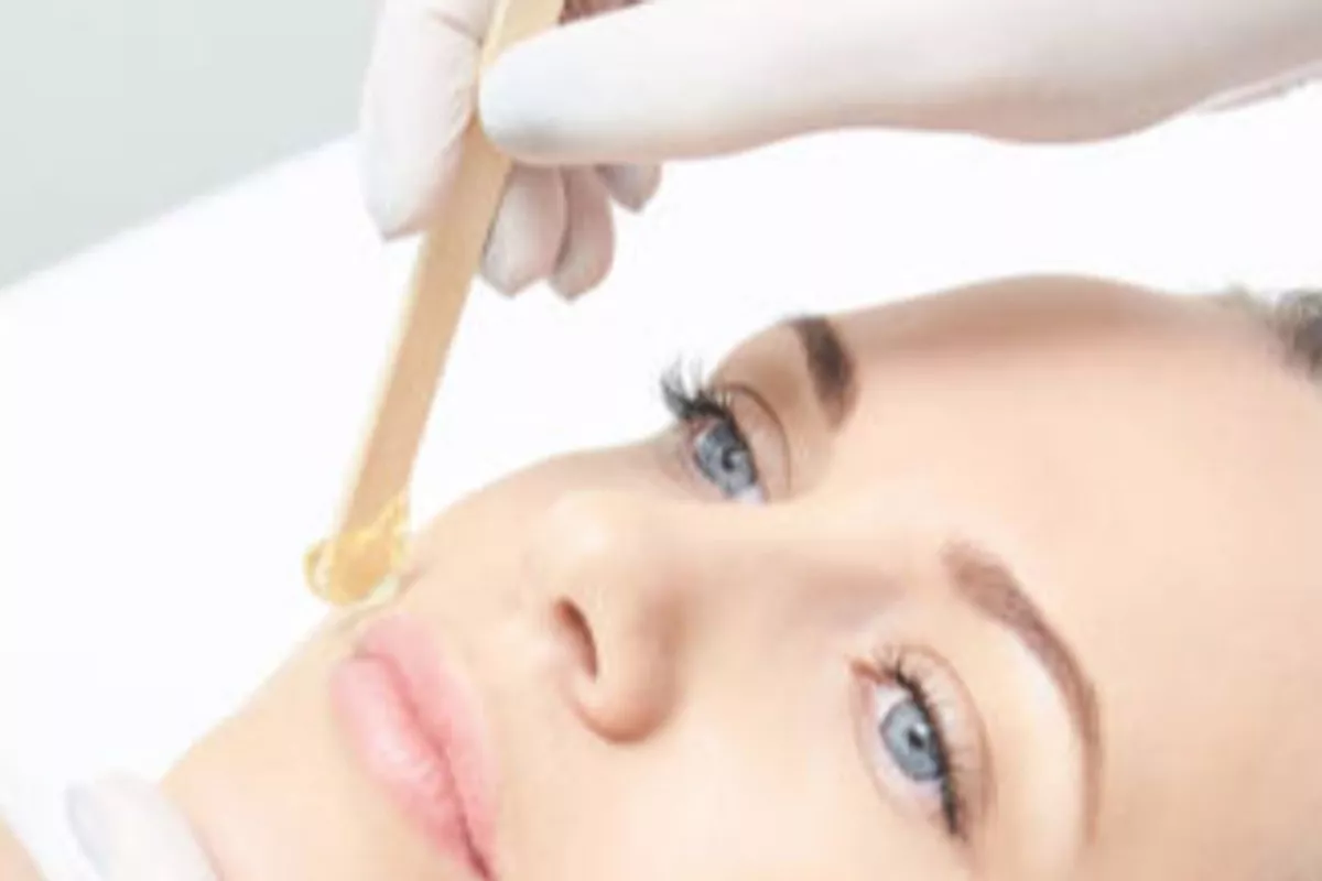 Visage: sourcils, lèvres, menton, joues