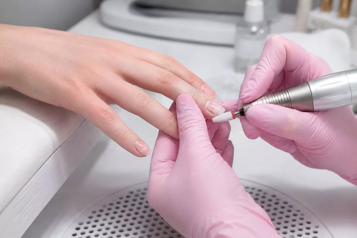 DEPOSE DE GEL MAIN ou PIEDS avec le soin réparateur
