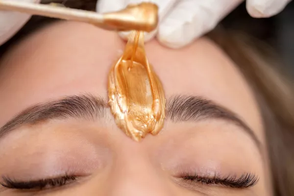 Epilation Création ligne sourcils à la cire
