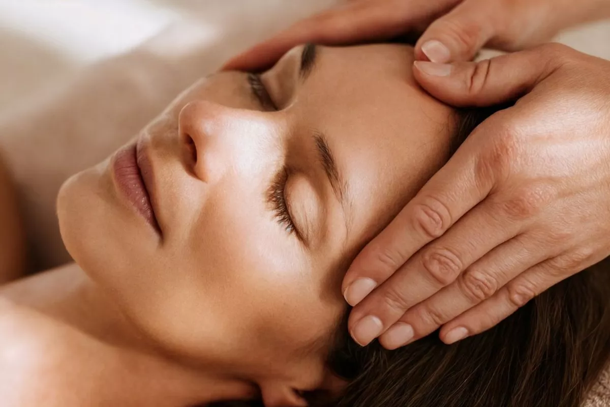 Massage californien relaxant : dos, corps entier, visage, crâne