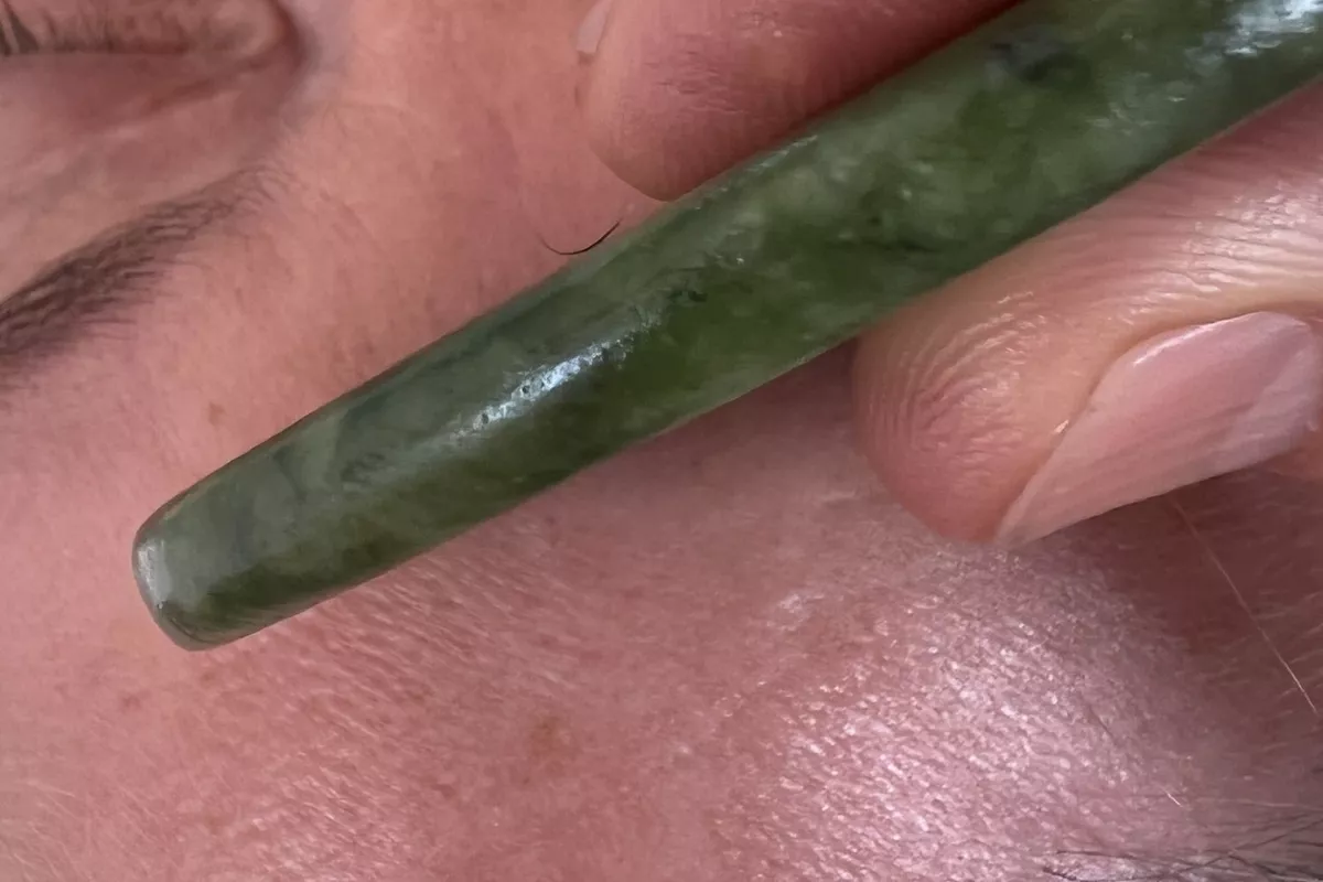 Massage Gua Sha du visage