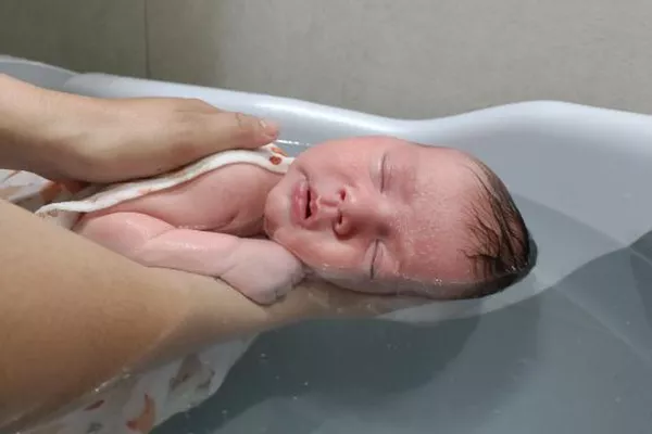 Thalasso/ Therapeutique bain bébé - Le bain de Sonia