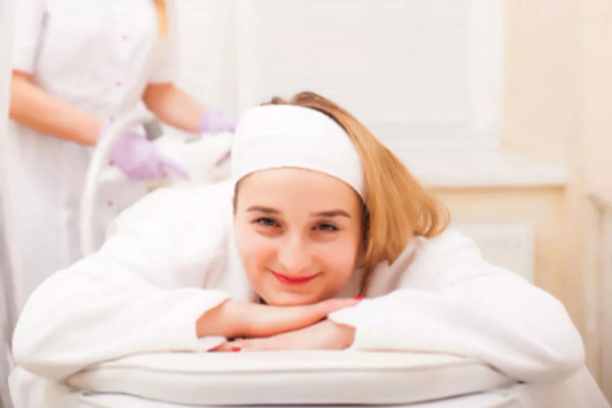 10 Séances (5% de remise) + Bilan Personnalisé -30 min Offert. Ce programme relance le métabolisme des cellules  et active les effets de votre soin.