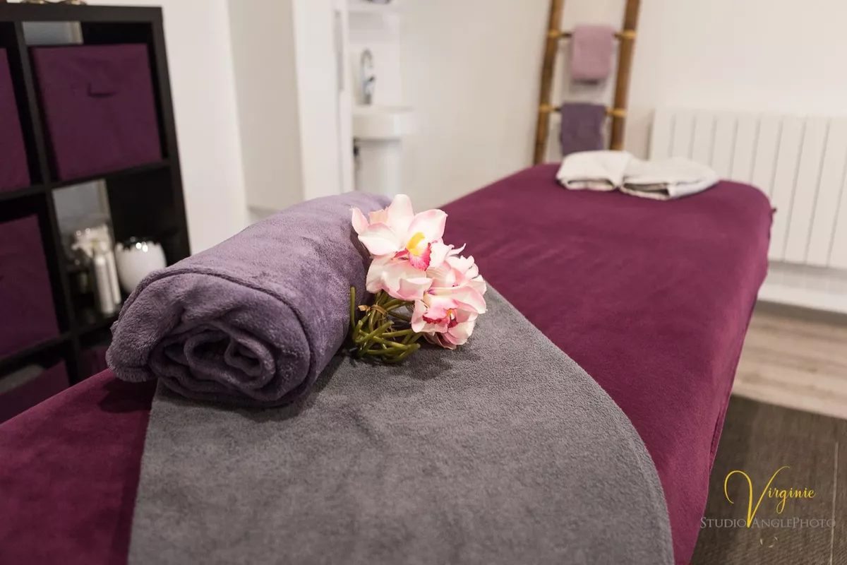 Massage EDONIS - 2H - Huile de Chanvre à la framboise - 160€