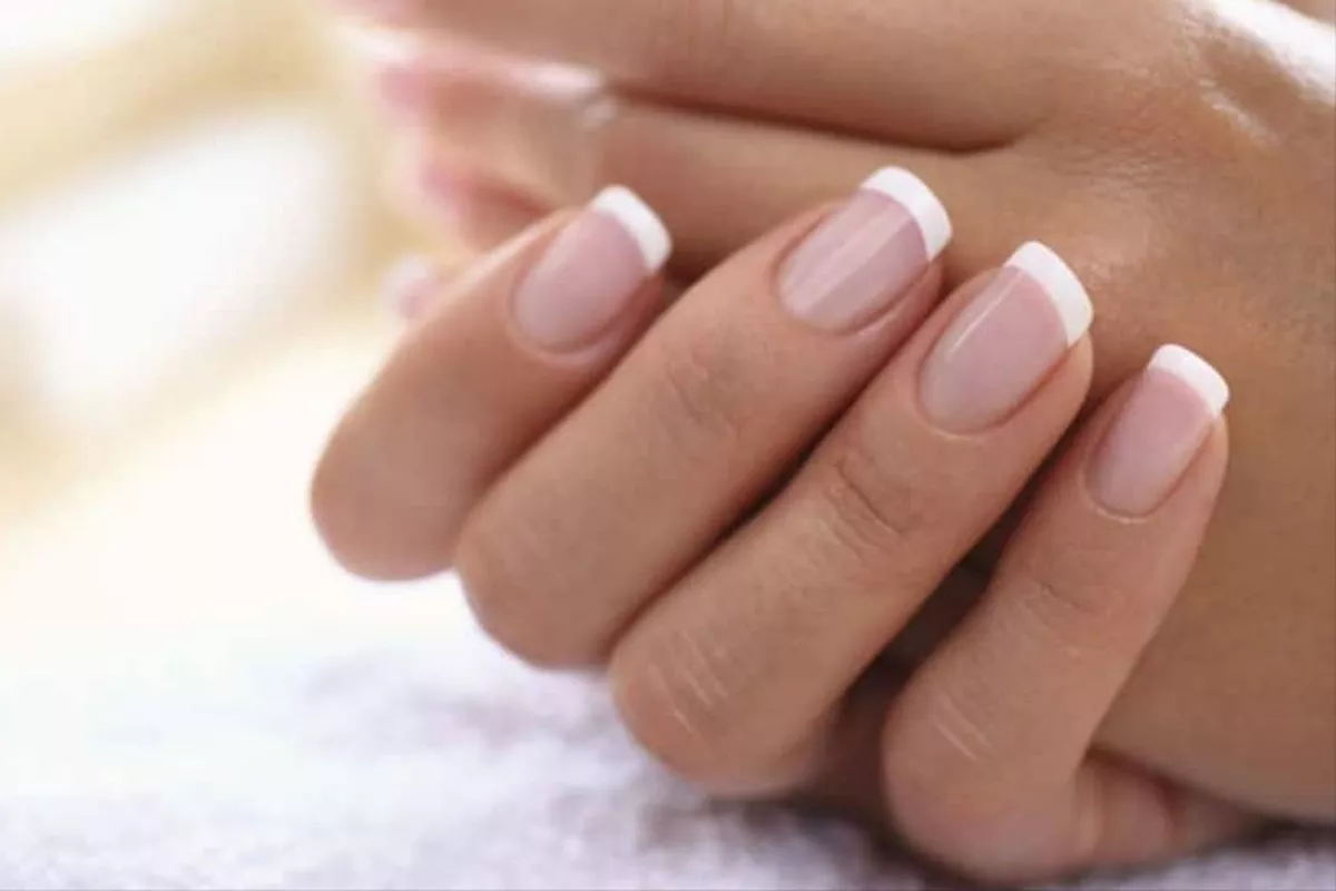 Vernis semi permanent French/baby boomer