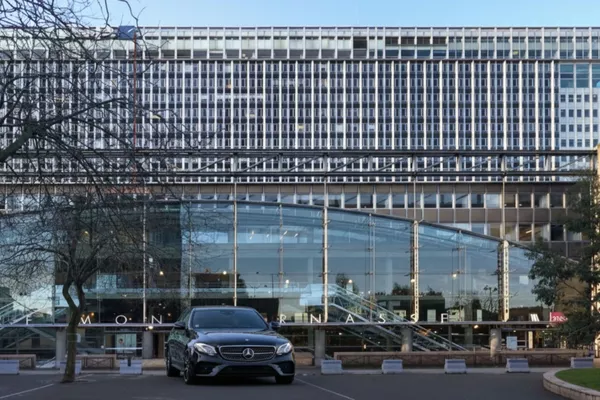 Transfert VIP Gares Paris : Lyon, Montparnasse, Nord, Est, Saint-Lazare