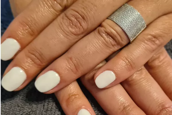 Pose de vernis semi-permanent main + manucure express