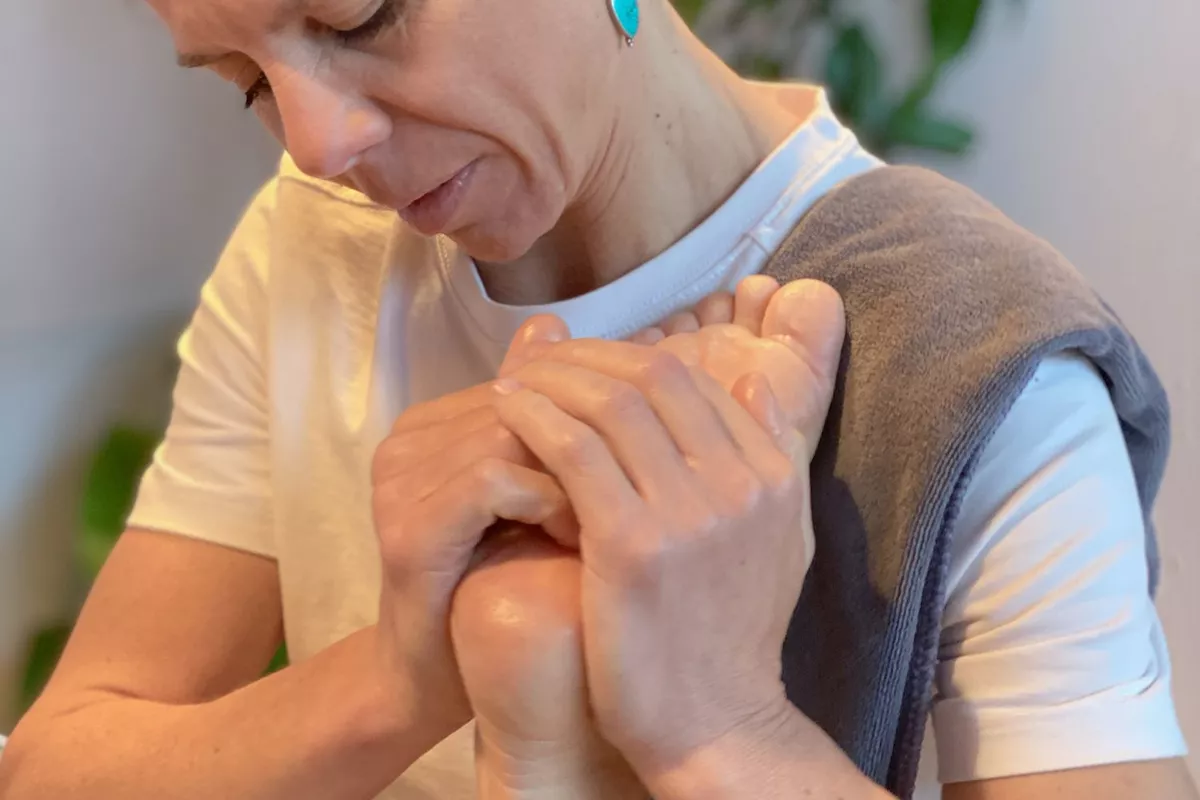 Massage découverte 2 zones au choix : visage, tête, épaules, mains, pieds, dos, bras ou jambes